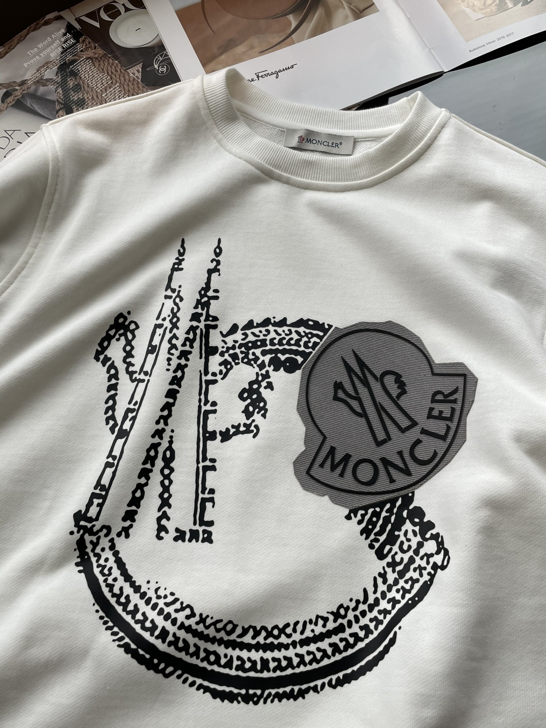 蒙口 /2025秋冬新品 定制顶级卫衣棉，面料特别有质感，冬季必备单品，保暖性好。男女通穿，细节到位，版