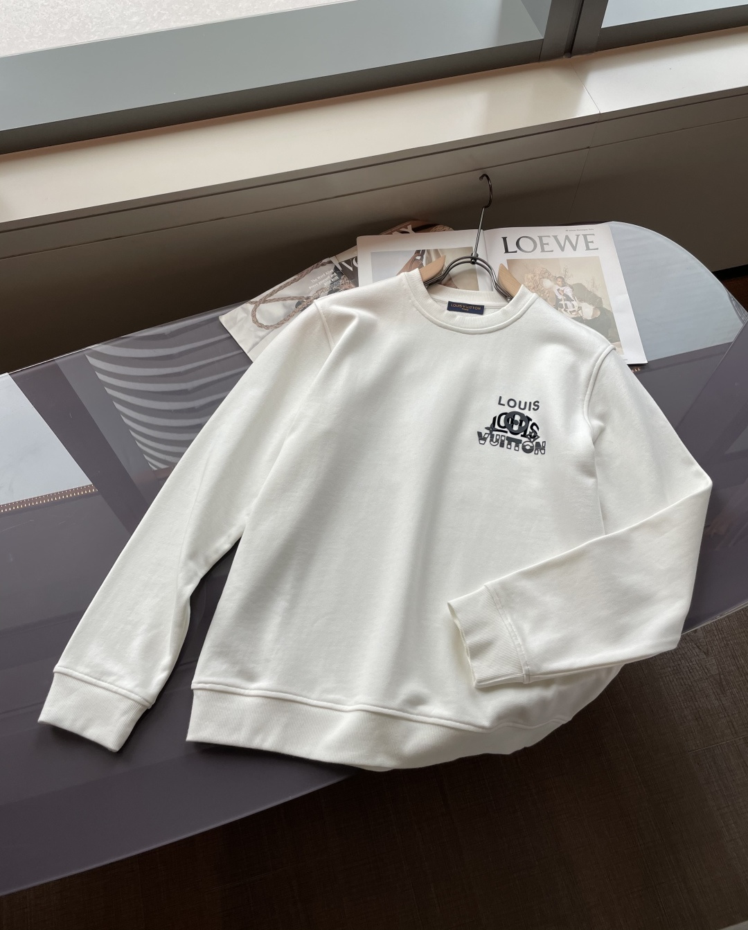 Lv /2025秋冬新品 定制顶级卫衣棉，面料特别有质感，冬季必备单品，保暖性好。男女通穿，细节到位，版