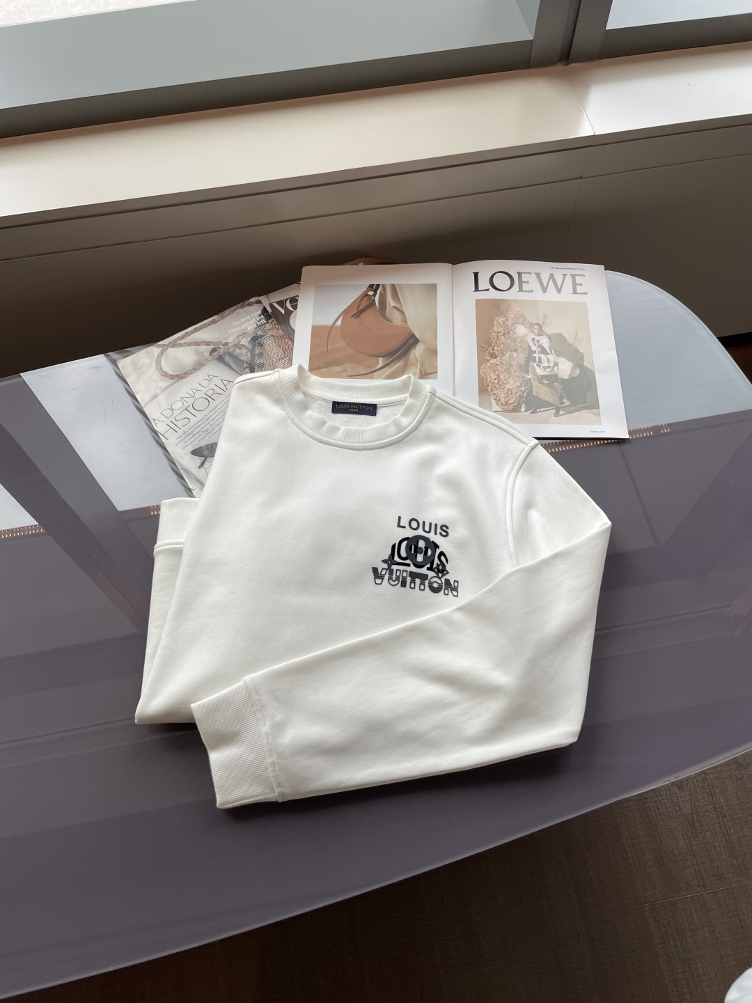 Lv /2025秋冬新品 定制顶级卫衣棉，面料特别有质感，冬季必备单品，保暖性好。男女通穿，细节到位，版