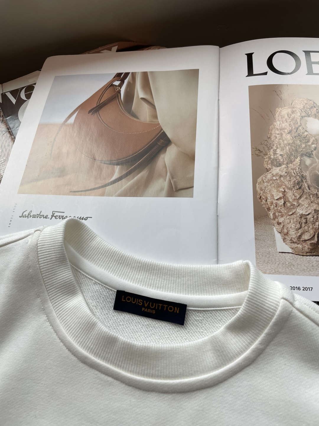 Lv /2025秋冬新品 定制顶级卫衣棉，面料特别有质感，冬季必备单品，保暖性好。男女通穿，细节到位，版