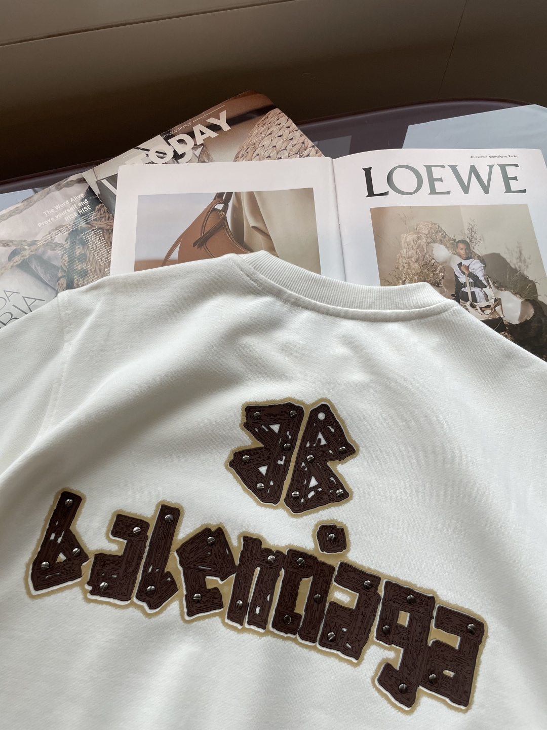 巴黎世家 /2025秋冬新品 定制顶级卫衣棉，面料特别有质感，冬季必备单品，保暖性好。男女通穿，细节到位