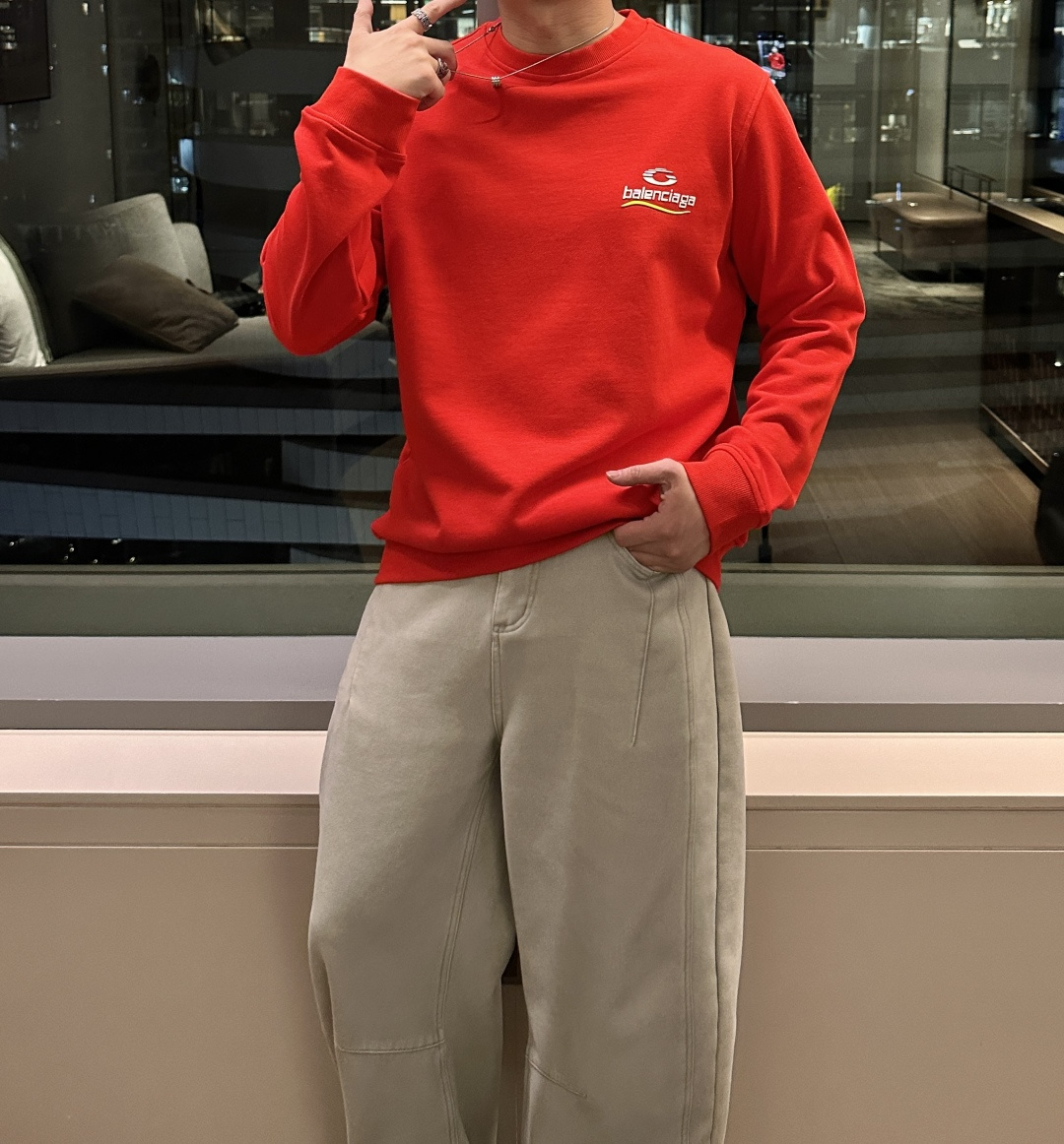 巴黎世家 /2025秋冬新品 定制顶级卫衣棉，面料特别有质感，冬季必备单品，保暖性好。男女通穿，细节到位