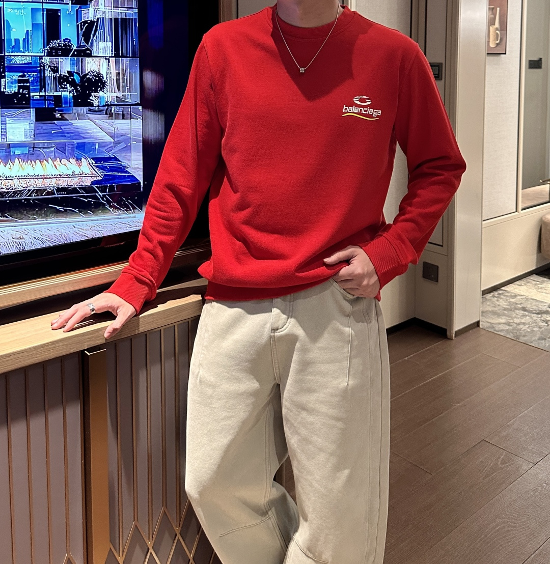 巴黎世家 /2025秋冬新品 定制顶级卫衣棉，面料特别有质感，冬季必备单品，保暖性好。男女通穿，细节到位