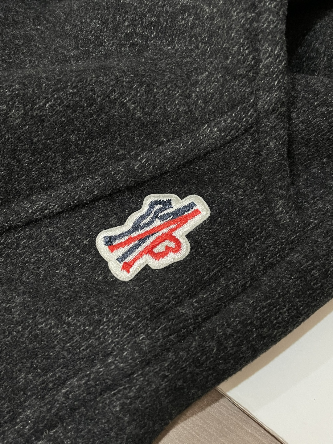 🌾 蒙口 秋冬最新徽标男士羊毛休闲裤，免烫型，简约百搭款，不挑人穿，腰部松紧抽绳设计，裤腿前侧打褶设计，