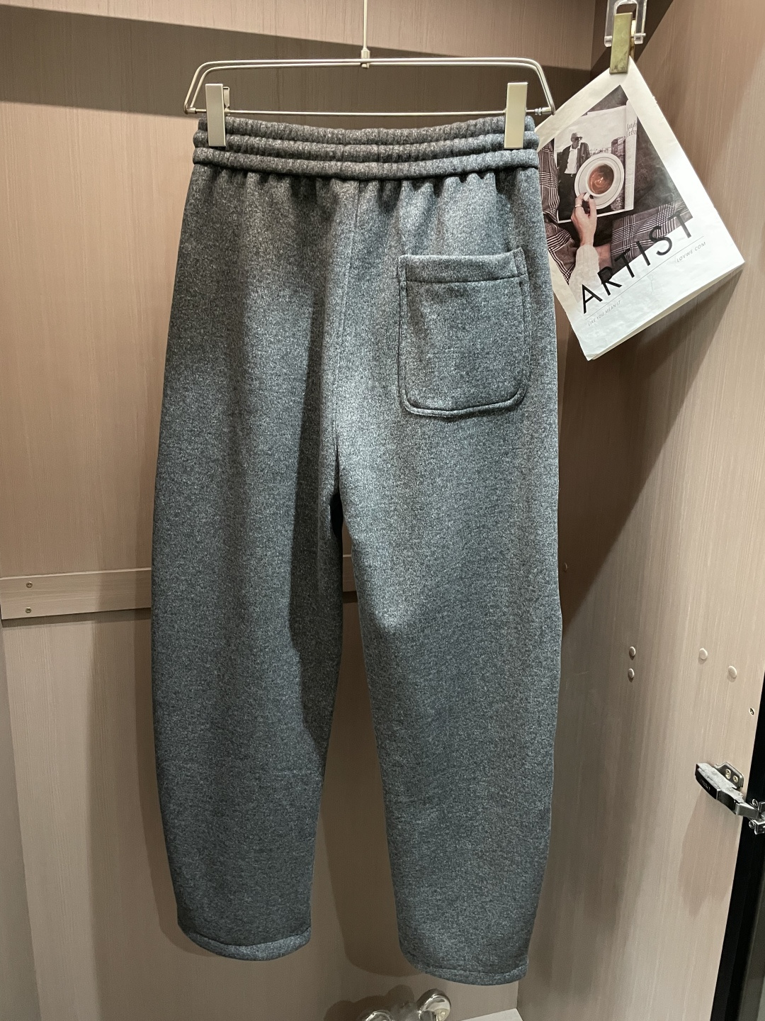 🌾 蒙口 秋冬最新徽标男士羊毛休闲裤，免烫型，简约百搭款，不挑人穿，腰部松紧抽绳设计，裤腿前侧打褶设计，