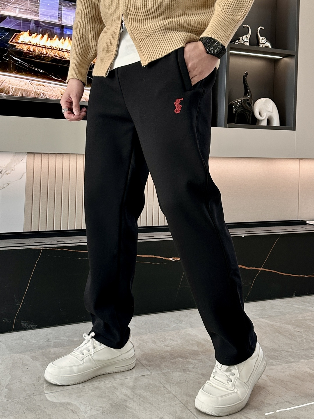 🌾 拉夫劳伦 2025秋冬最新休闲裤 加厚款 日常必备 版型超赞，能很好的修复各种腿型，非常个性！柔软排