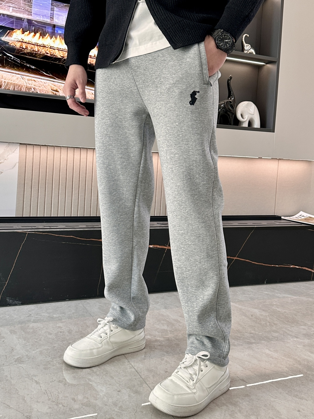 🌾 拉夫劳伦 2025秋冬最新休闲裤 加厚款 日常必备 版型超赞，能很好的修复各种腿型，非常个性！柔软排