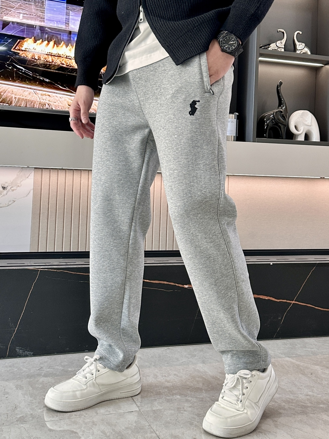 🌾 拉夫劳伦 2025秋冬最新休闲裤 加厚款 日常必备 版型超赞，能很好的修复各种腿型，非常个性！柔软排