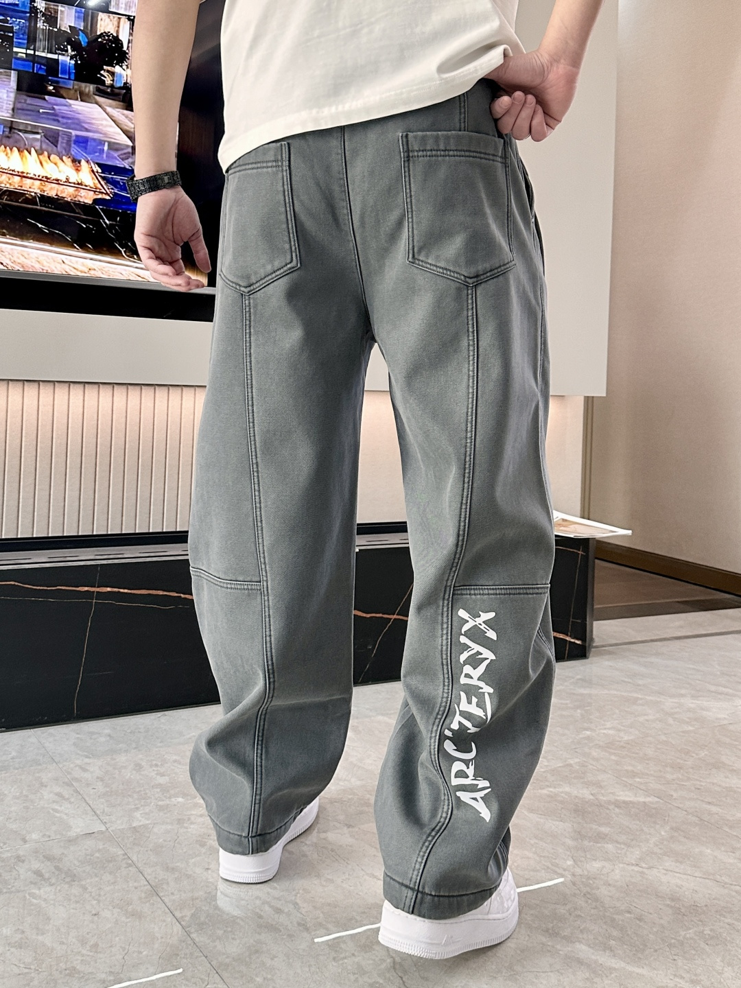 🌾始祖鸟 2025秋冬最新系列男士加厚休闲裤！内里加绒，非常保暖，北方的宝子们赶紧备上！采用客供弹力柔棉