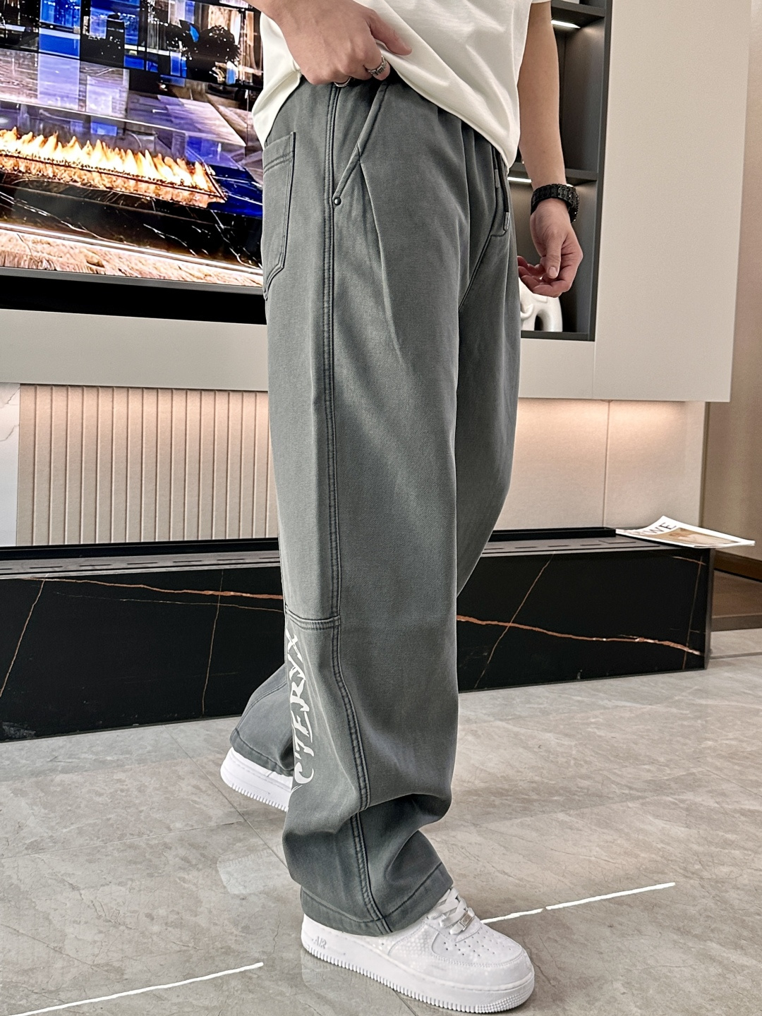 🌾始祖鸟 2025秋冬最新系列男士加厚休闲裤！内里加绒，非常保暖，北方的宝子们赶紧备上！采用客供弹力柔棉