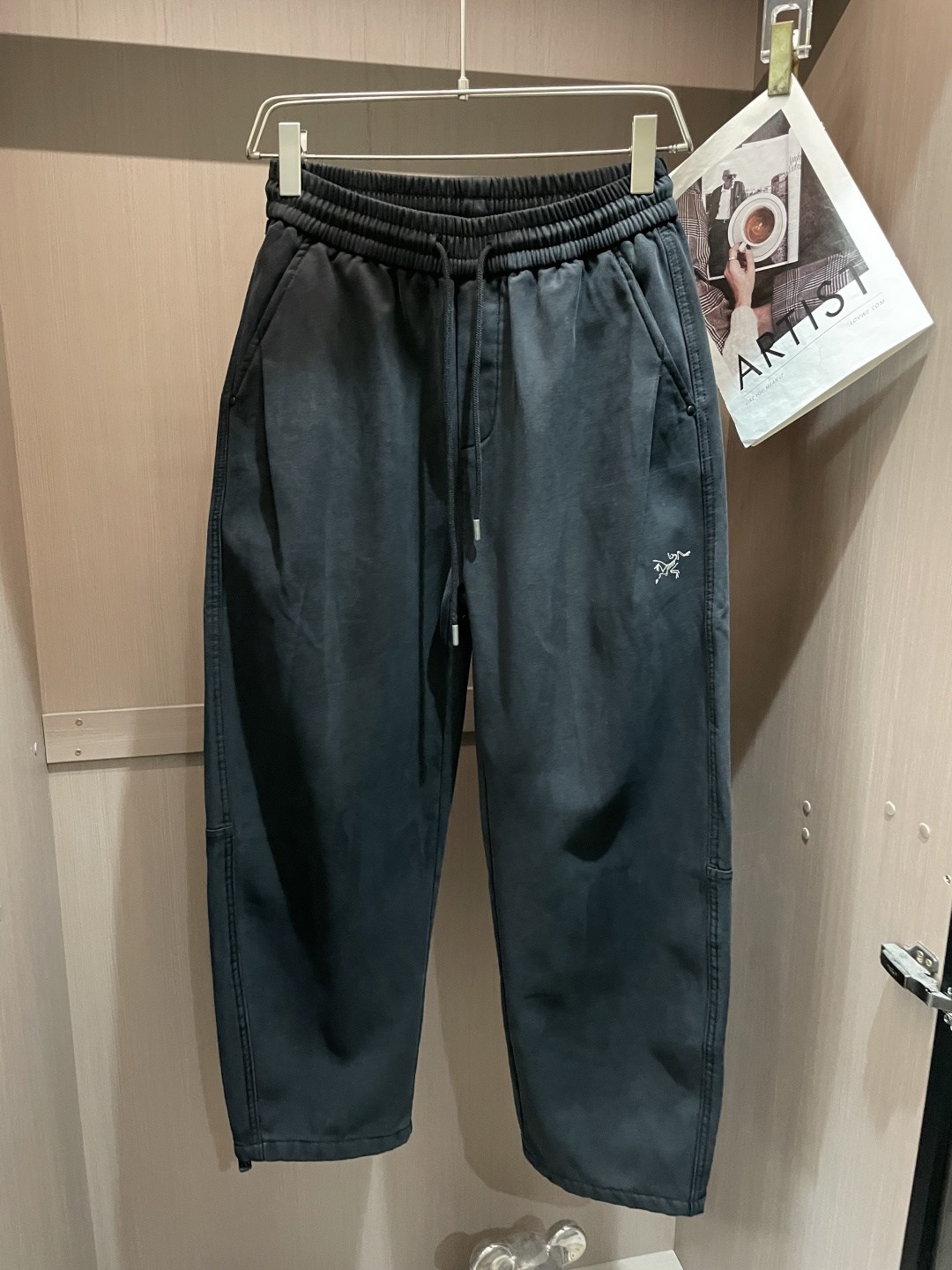 🌾始祖鸟 2025秋冬最新系列男士加厚休闲裤！内里加绒，非常保暖，北方的宝子们赶紧备上！采用客供弹力柔棉