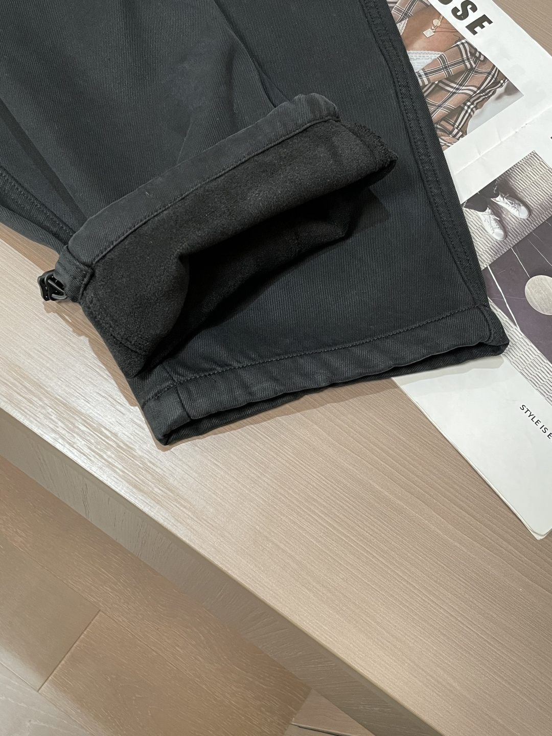 🌾始祖鸟 2025秋冬最新系列男士加厚休闲裤！内里加绒，非常保暖，北方的宝子们赶紧备上！采用客供弹力柔棉