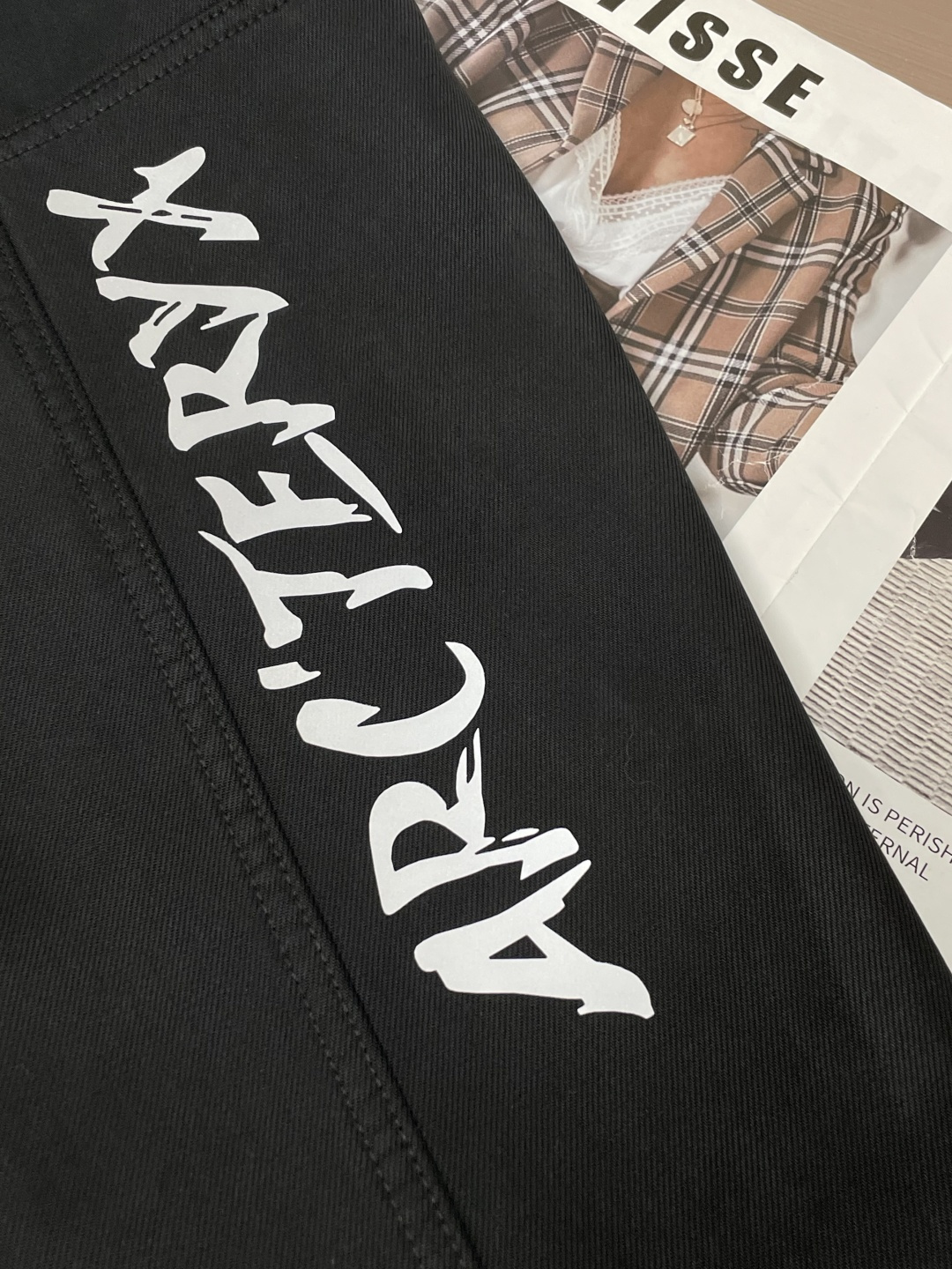 🌾始祖鸟 2025秋冬最新系列男士加厚休闲裤！内里加绒，非常保暖，北方的宝子们赶紧备上！采用客供弹力柔棉