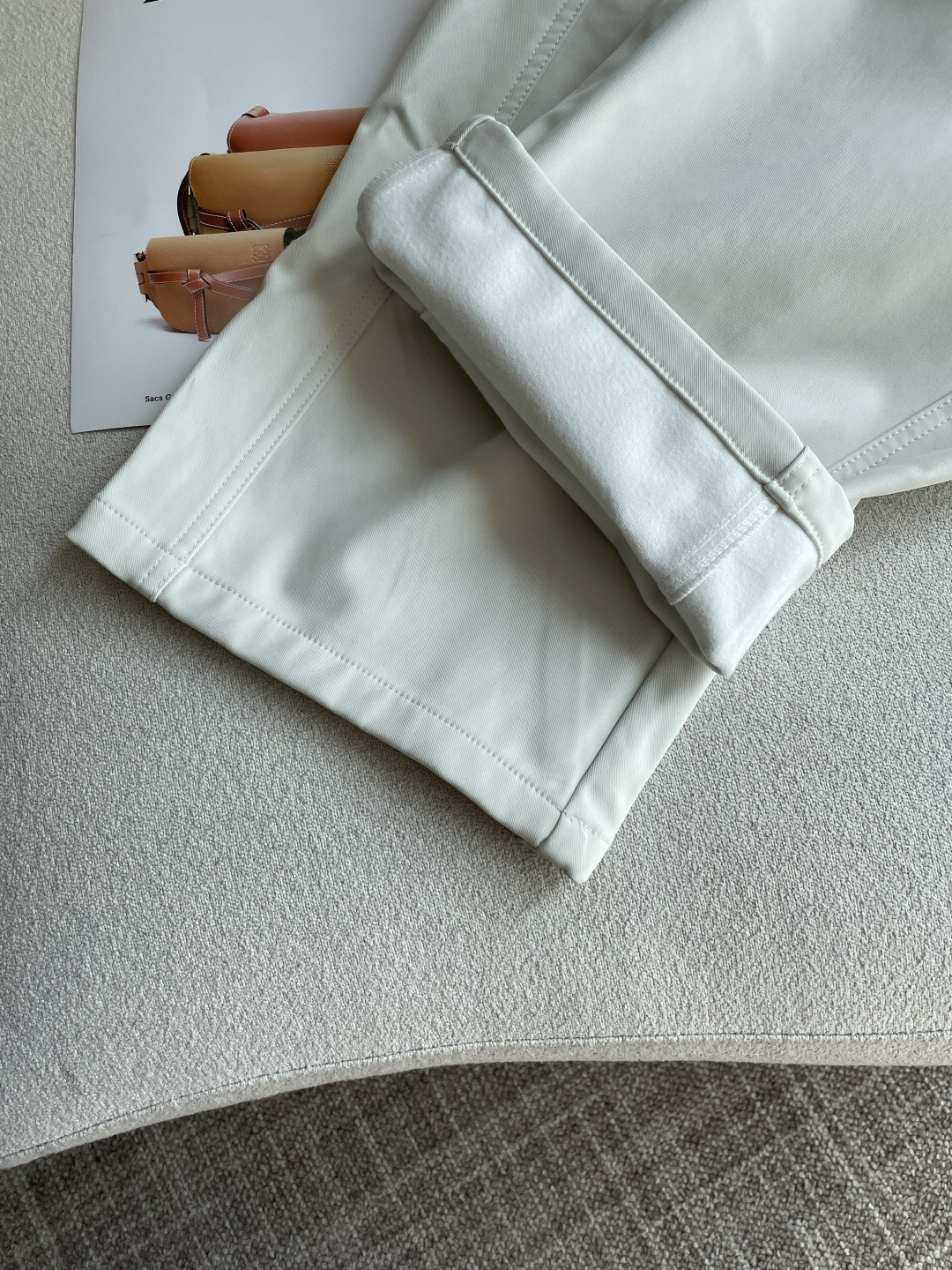 🌾 miumiu 2025秋冬最新系列男士加厚休闲裤！内里加绒，非常保暖，北方的宝子们赶紧备上！采用客供