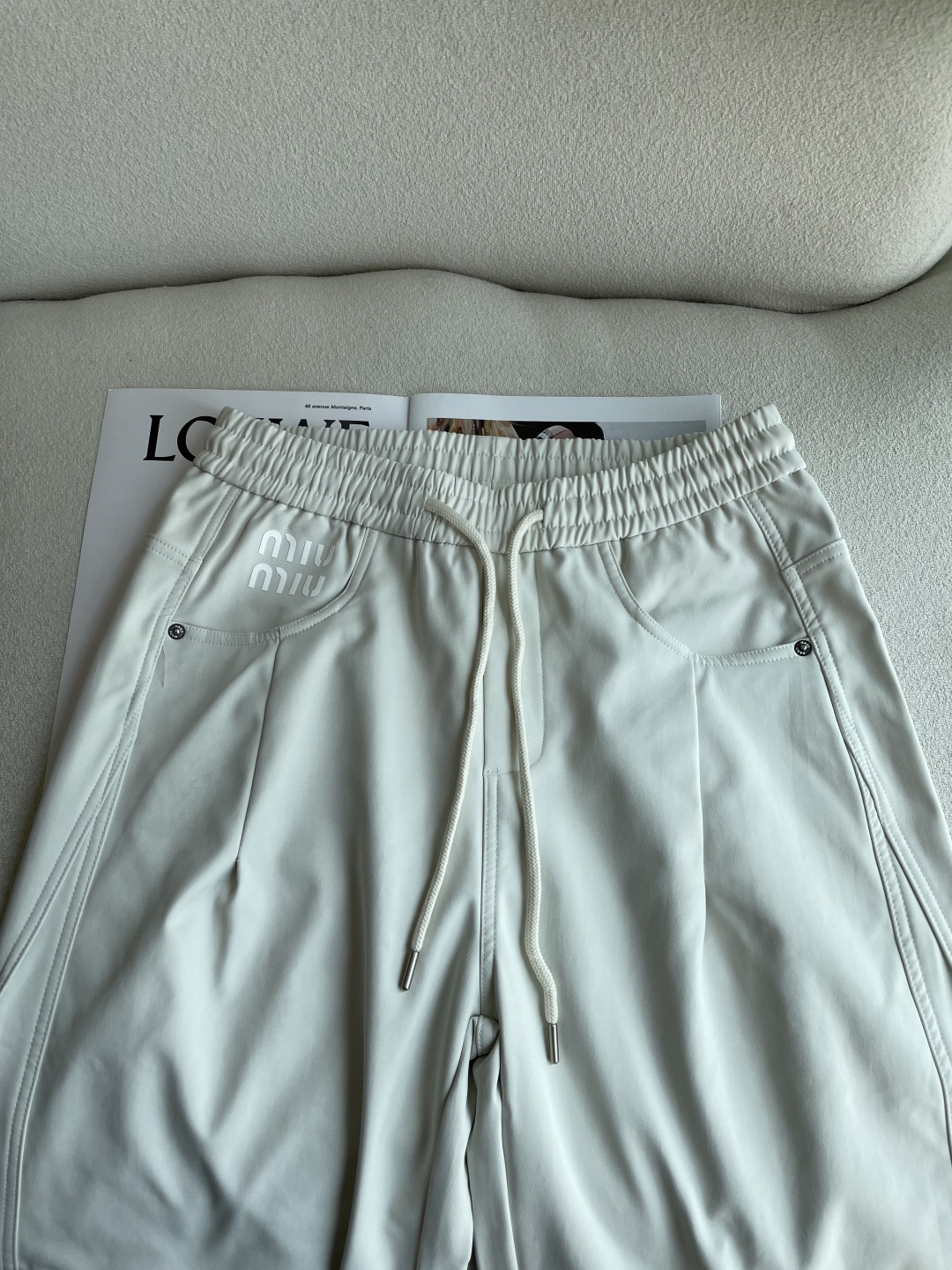 🌾 miumiu 2025秋冬最新系列男士加厚休闲裤！内里加绒，非常保暖，北方的宝子们赶紧备上！采用客供