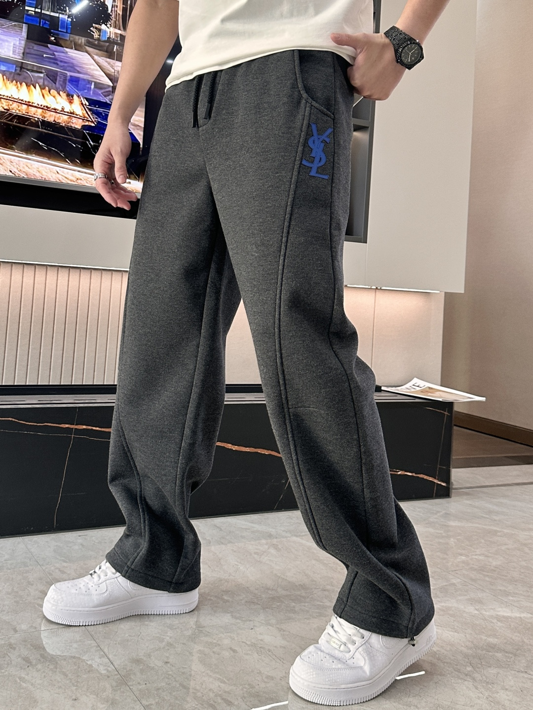 🌾 圣罗兰 2025秋冬最新系列男士加厚休闲裤！内里加绒，非常保暖，北方的宝子们赶紧备上！采用客供弹力柔