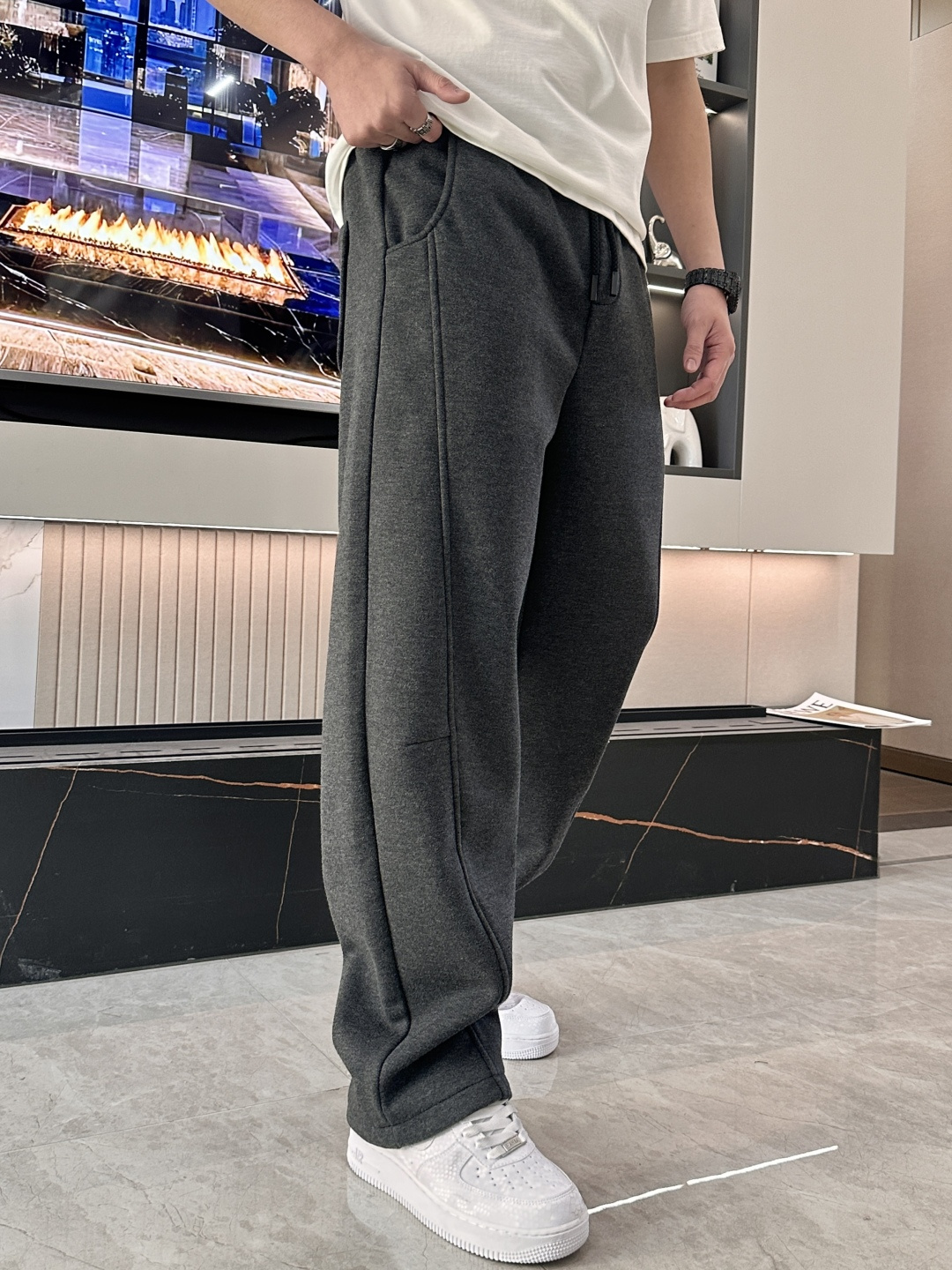 🌾 圣罗兰 2025秋冬最新系列男士加厚休闲裤！内里加绒，非常保暖，北方的宝子们赶紧备上！采用客供弹力柔