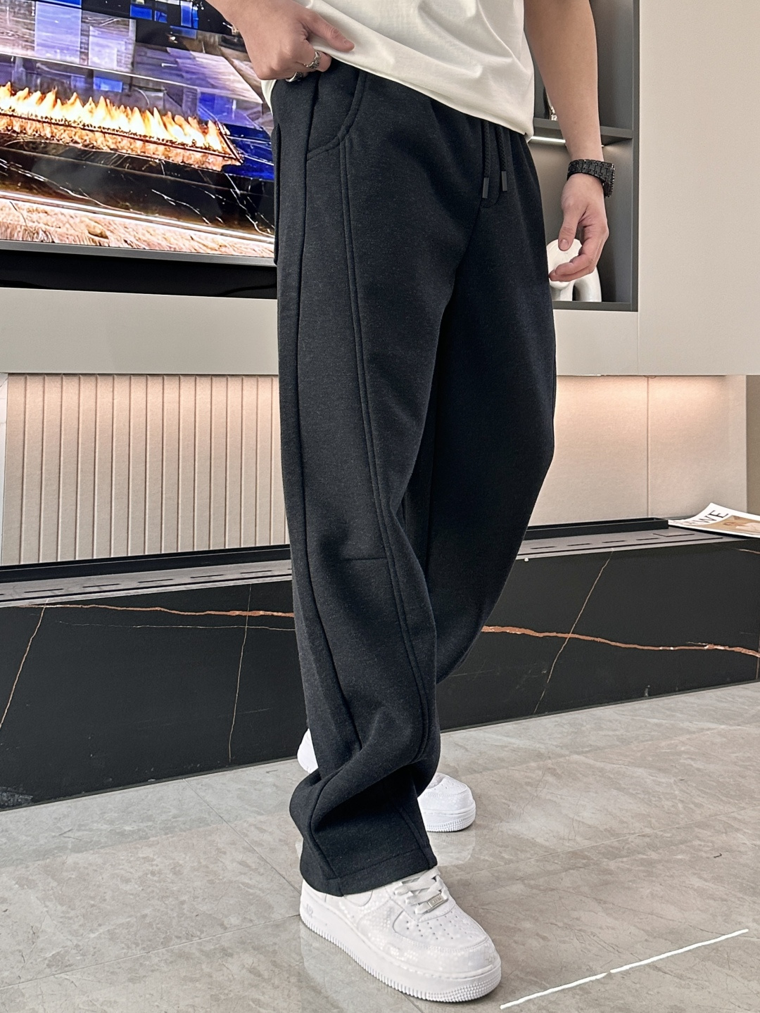 🌾 圣罗兰 2025秋冬最新系列男士加厚休闲裤！内里加绒，非常保暖，北方的宝子们赶紧备上！采用客供弹力柔