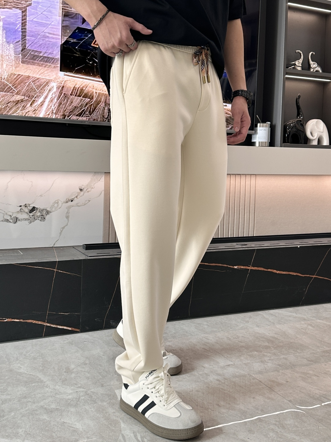 .BUR 2026春夏新款铜氨丝莫代尔空气层休闲卫裤，裤身上刺绣标志性品牌标识，客供定制品牌刻印五金配件