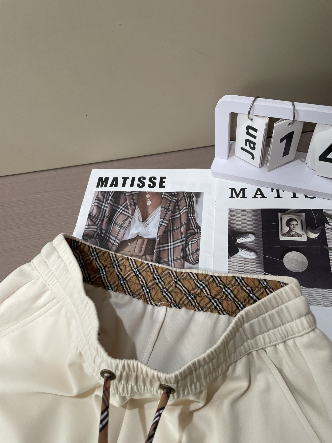 .BUR 2026春夏新款铜氨丝莫代尔空气层休闲卫裤，裤身上刺绣标志性品牌标识，客供定制品牌刻印五金配件