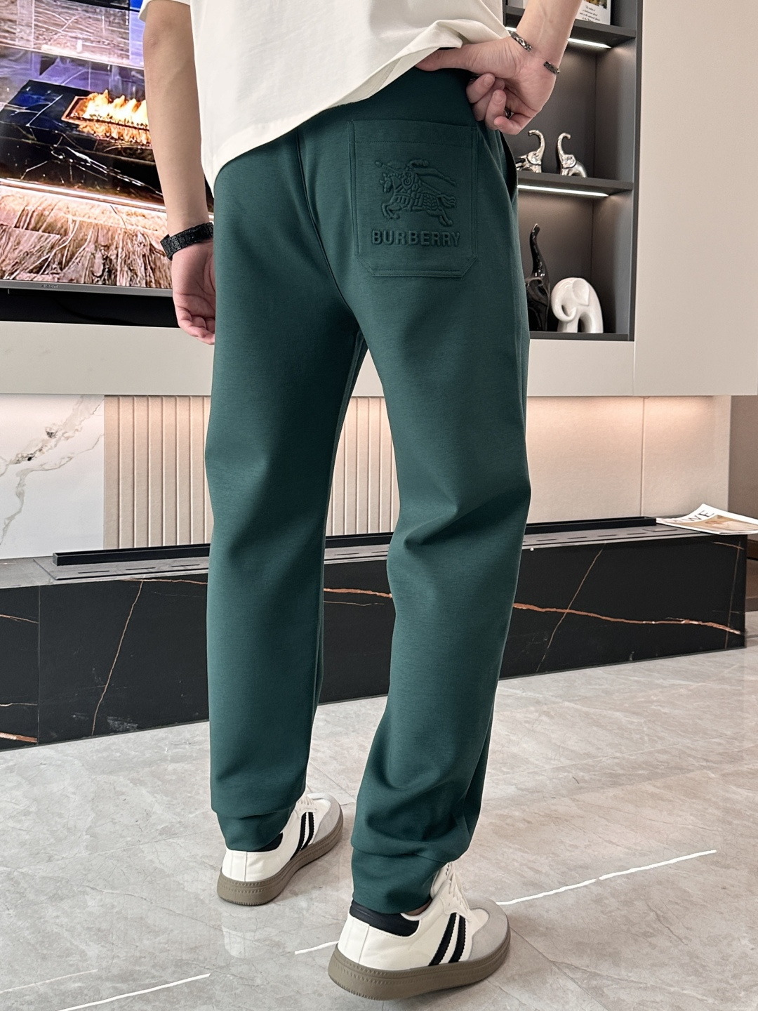 .BUR 2026春夏新款铜氨丝莫代尔空气层休闲卫裤，裤身上刺绣标志性品牌标识，客供定制品牌刻印五金配件