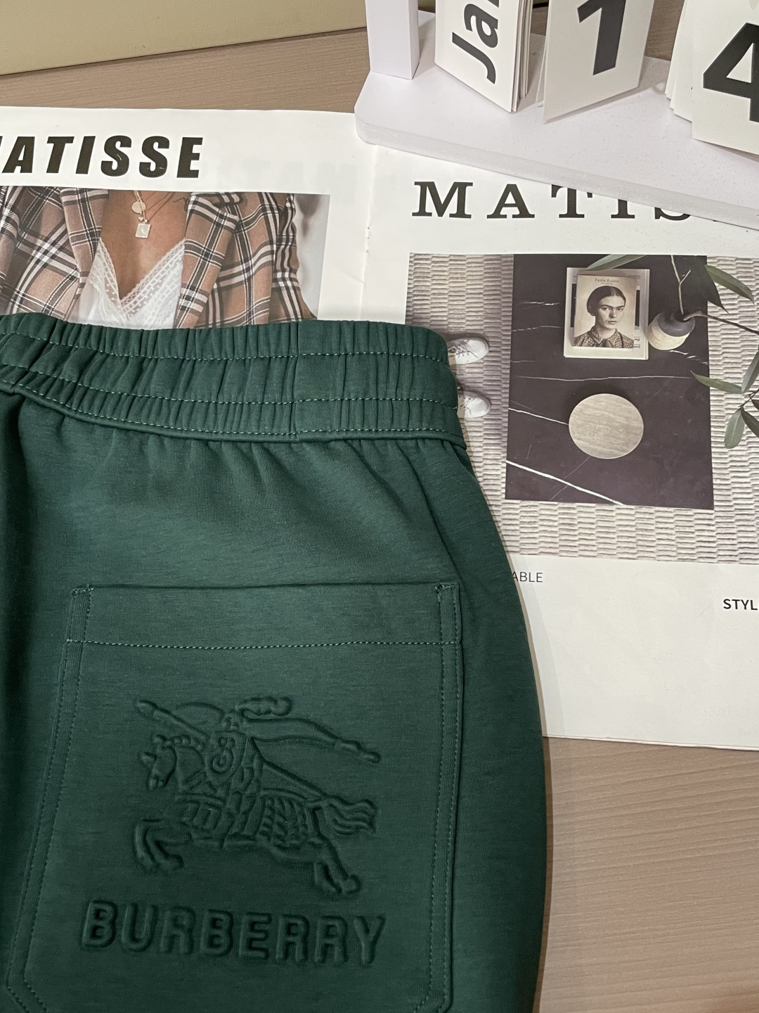 .BUR 2026春夏新款铜氨丝莫代尔空气层休闲卫裤，裤身上刺绣标志性品牌标识，客供定制品牌刻印五金配件