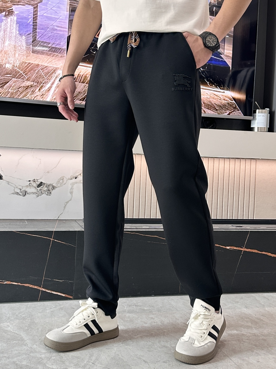 .BUR 2026春夏新款铜氨丝莫代尔空气层休闲卫裤，裤身上刺绣标志性品牌标识，客供定制品牌刻印五金配件