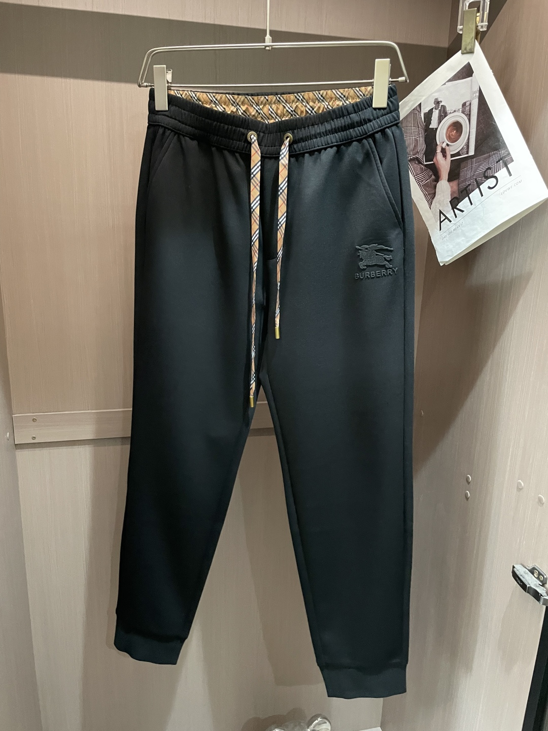 .BUR 2026春夏新款铜氨丝莫代尔空气层休闲卫裤，裤身上刺绣标志性品牌标识，客供定制品牌刻印五金配件