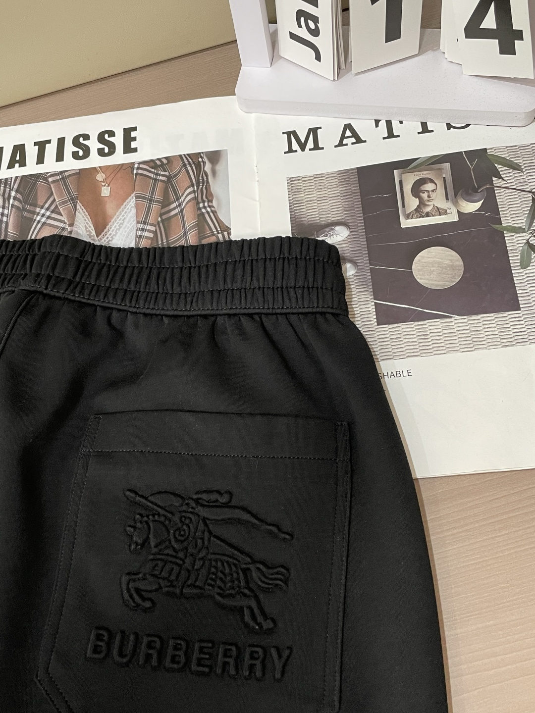 .BUR 2026春夏新款铜氨丝莫代尔空气层休闲卫裤，裤身上刺绣标志性品牌标识，客供定制品牌刻印五金配件