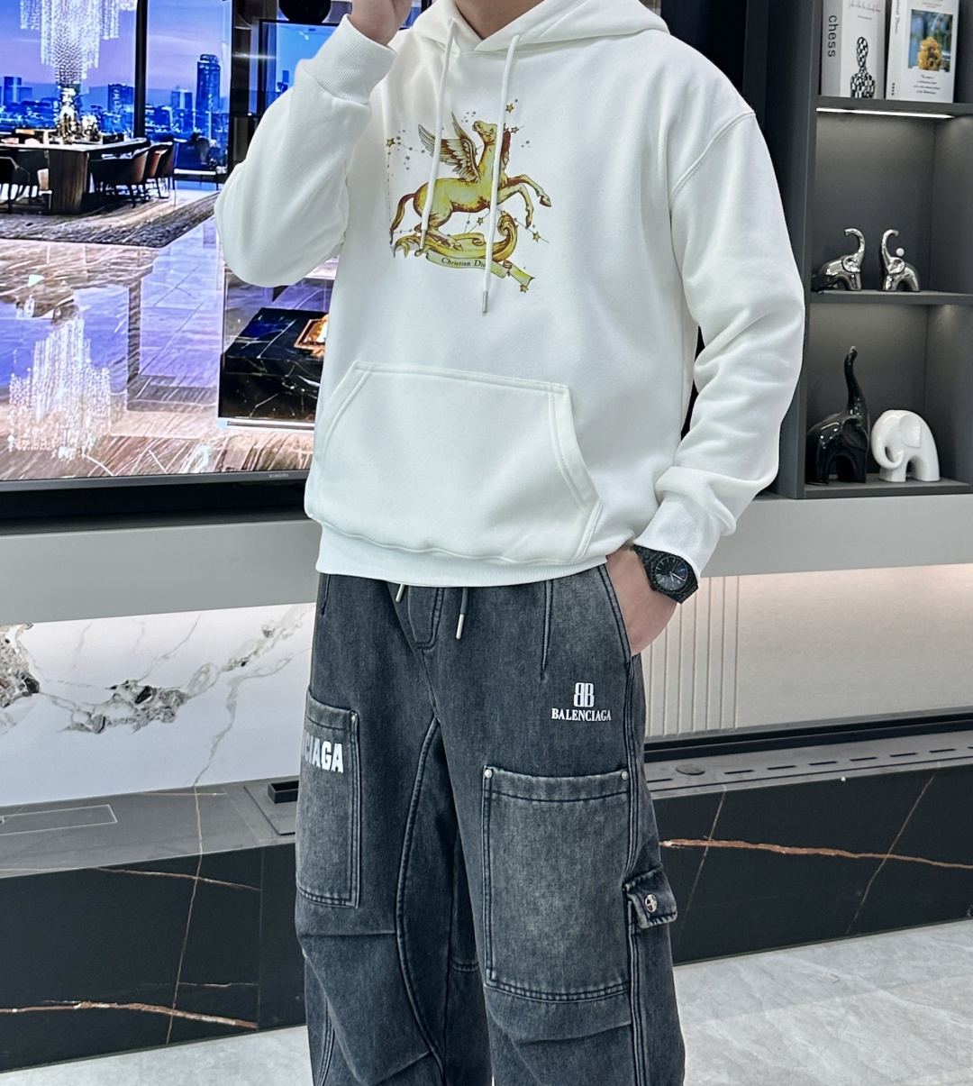 🌾 Dior /2025秋冬新品 马年限定/本命年宝宝快入定制顶级卫衣棉，面料特别有质感，冬季必备单品，