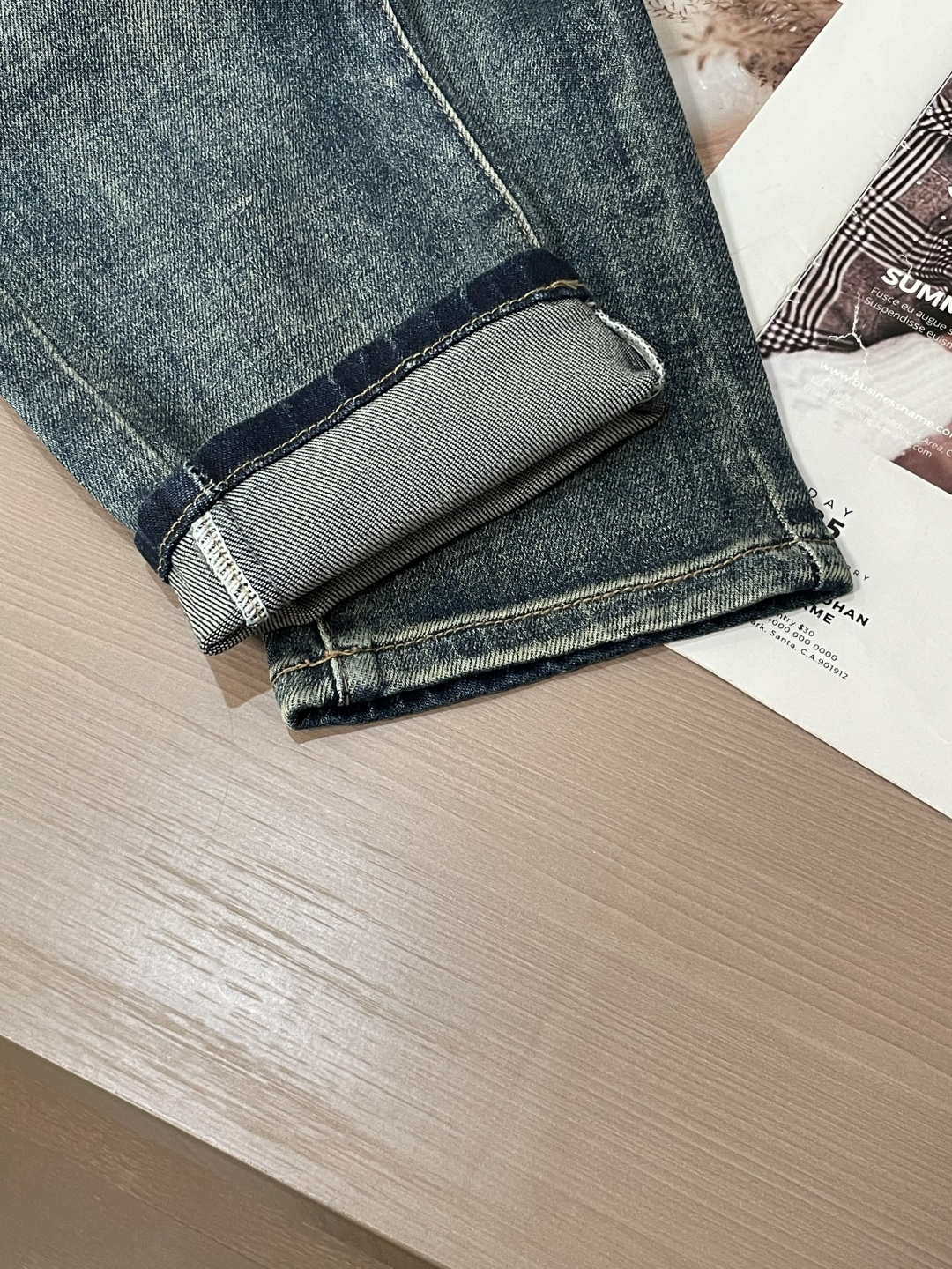 🌾Dior专柜最新同款牛仔裤 面料版型做工绝绝子好穿不挑身材在搭配上没有太多的限制 随意简洁的衬托其他单