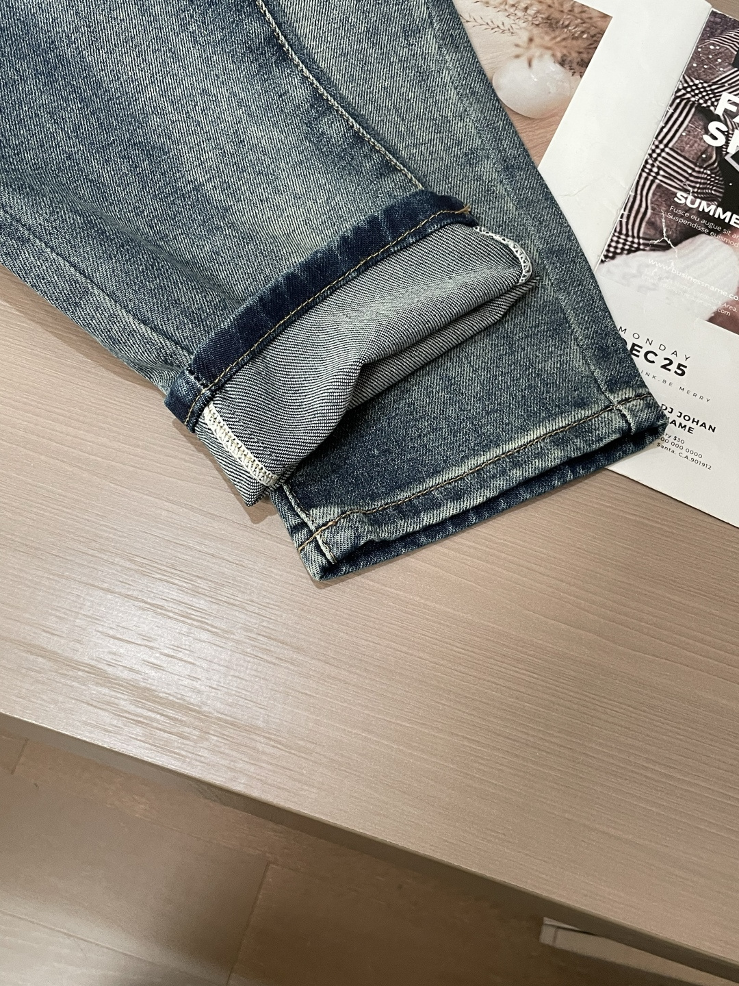 🌾Lv 专柜最新同款牛仔裤 面料版型做工绝绝子好穿不挑身材在搭配上没有太多的限制 随意简洁的衬托其他单品