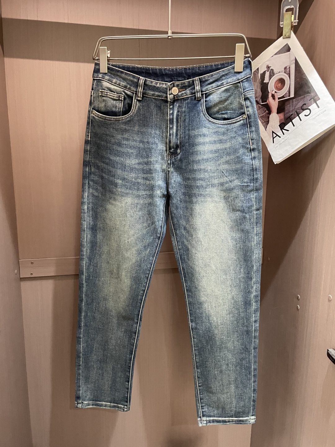 🌾圣罗兰专柜最新同款牛仔裤 面料版型做工绝绝子好穿不挑身材在搭配上没有太多的限制 随意简洁的衬托其他单品