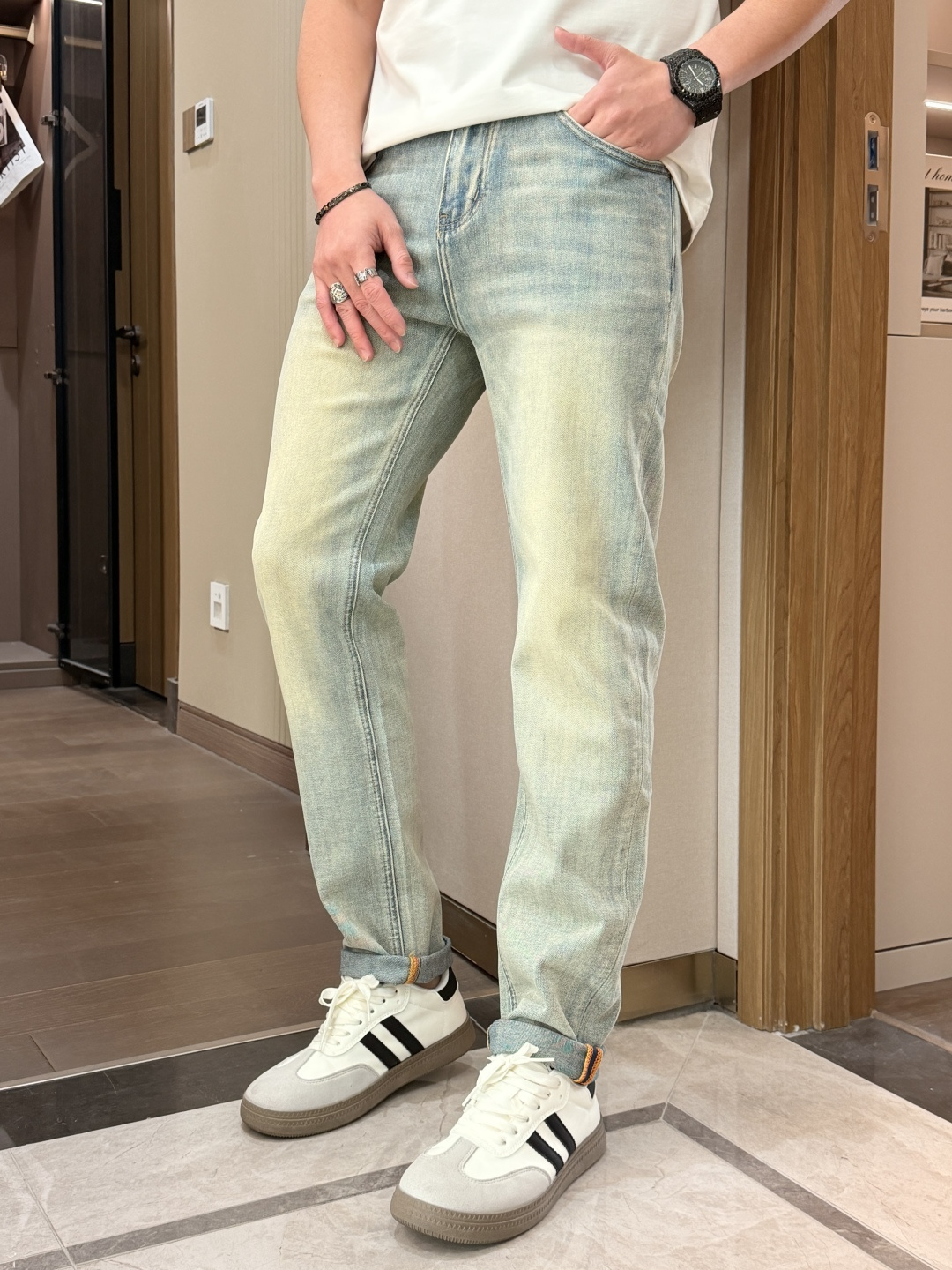 🌾杰尼亚专柜最新同款牛仔裤 面料版型做工绝绝子好穿不挑身材在搭配上没有太多的限制 随意简洁的衬托其他单品