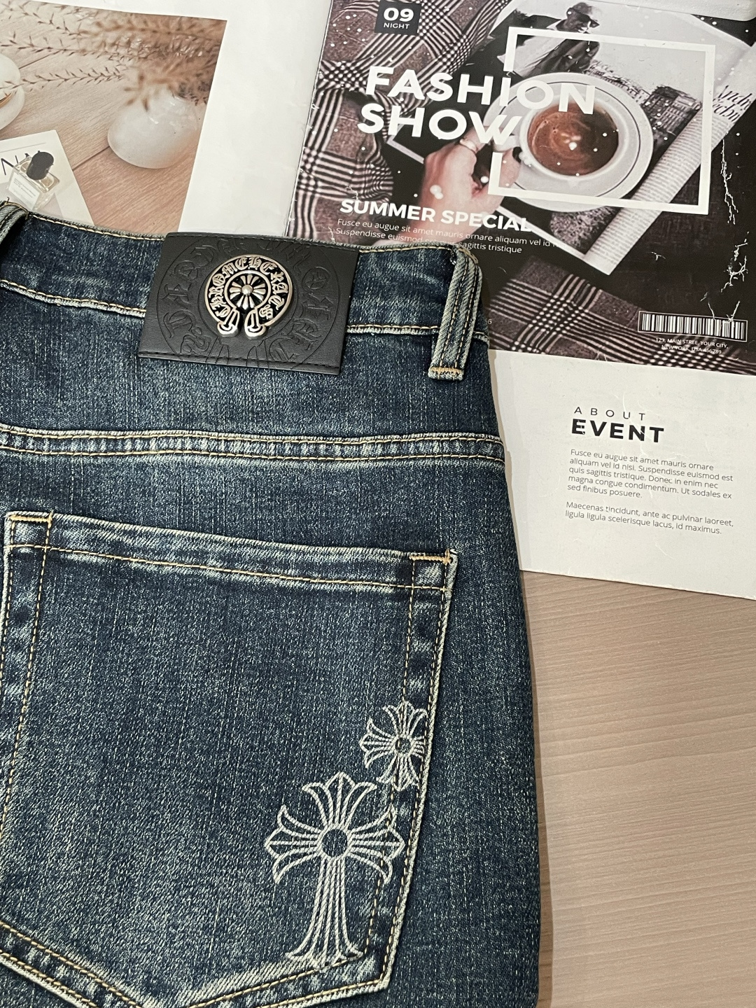 🌾克罗心专柜最新同款牛仔裤 面料版型做工绝绝子好穿不挑身材在搭配上没有太多的限制 随意简洁的衬托其他单品