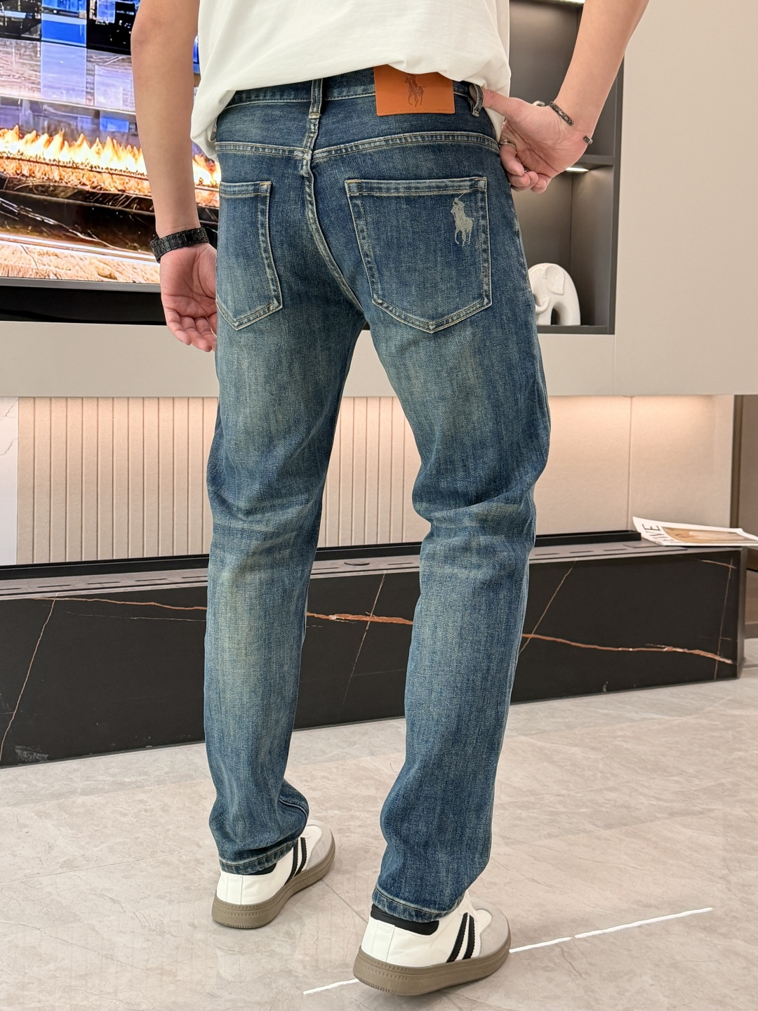 🌾拉夫劳伦专柜最新同款牛仔裤 面料版型做工绝绝子好穿不挑身材在搭配上没有太多的限制 随意简洁的衬托其他单