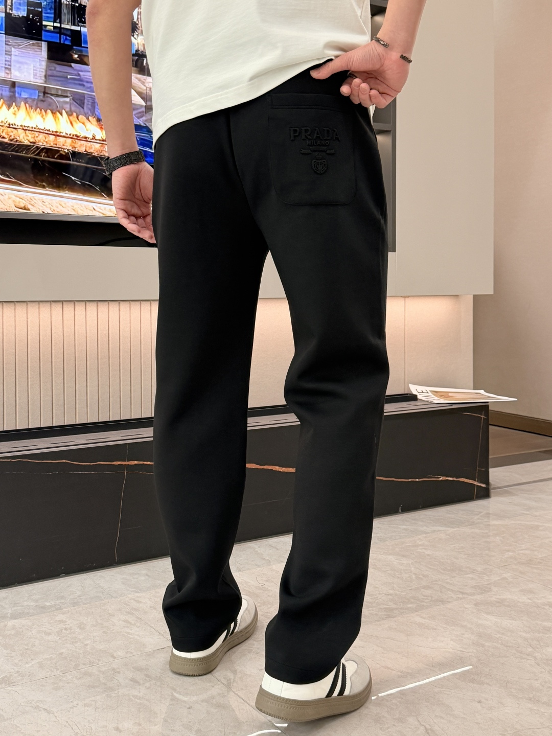 🌾Prad 2026春夏新款铜氨丝莫代尔空气层休闲卫裤，裤身上刺绣标志性品牌标识，客供定制品牌刻印五金配