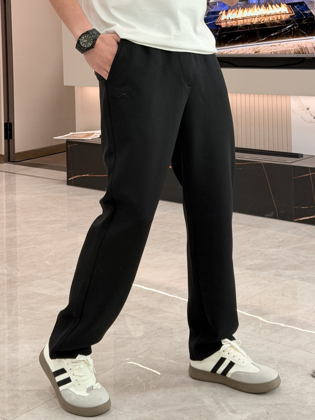 🌾Prad 2026春夏新款铜氨丝莫代尔空气层休闲卫裤，裤身上刺绣标志性品牌标识，客供定制品牌刻印五金配