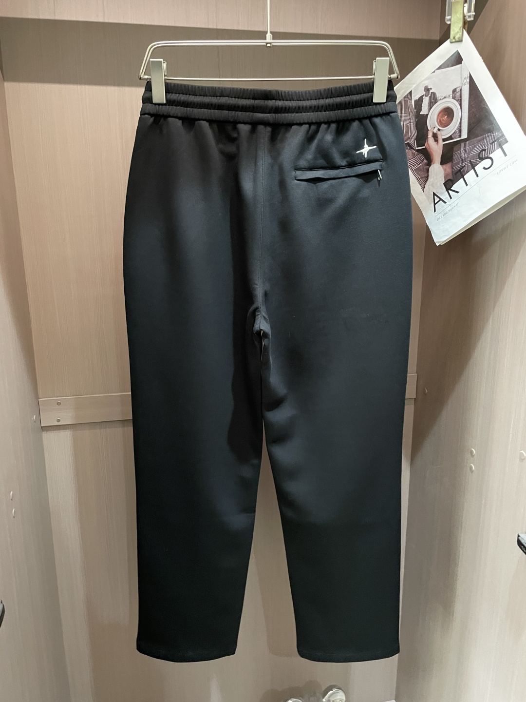 🌾Dior 2026春夏新款铜氨丝莫代尔空气层休闲卫裤，裤身上刺绣标志性品牌标识，客供定制品牌刻印五金配