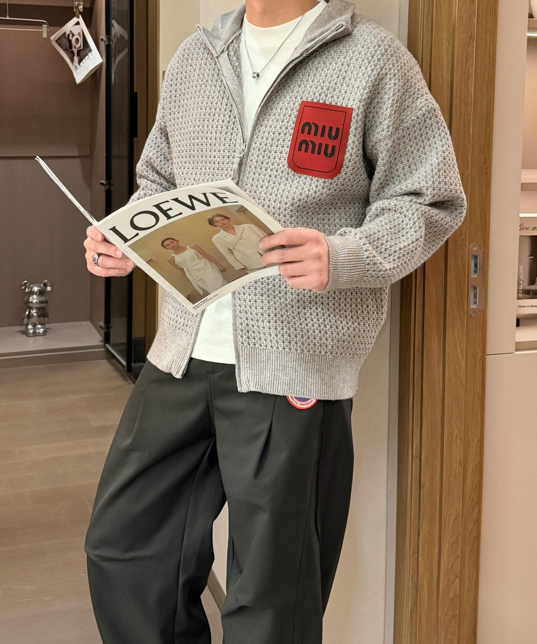 🌾 miumiu 新款开衫针织毛衣！经典永不过时！外观简洁干净，秋日可以单穿，深冬最为内搭！定制进口高支