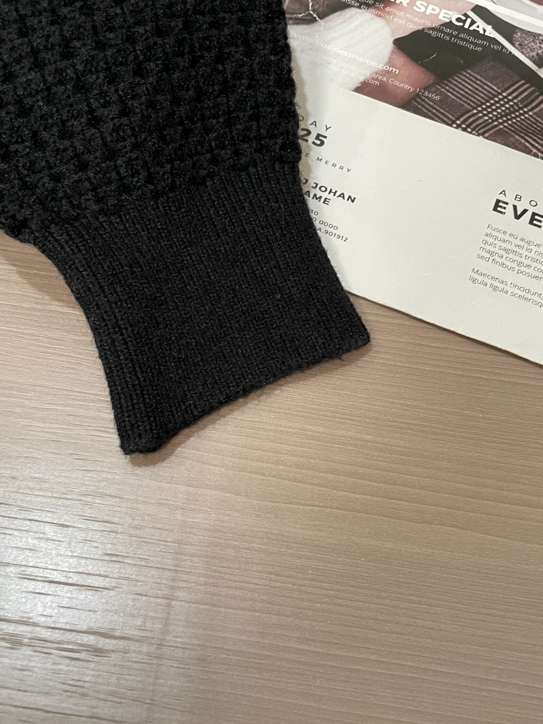 🌾 miumiu 新款开衫针织毛衣！经典永不过时！外观简洁干净，秋日可以单穿，深冬最为内搭！定制进口高支