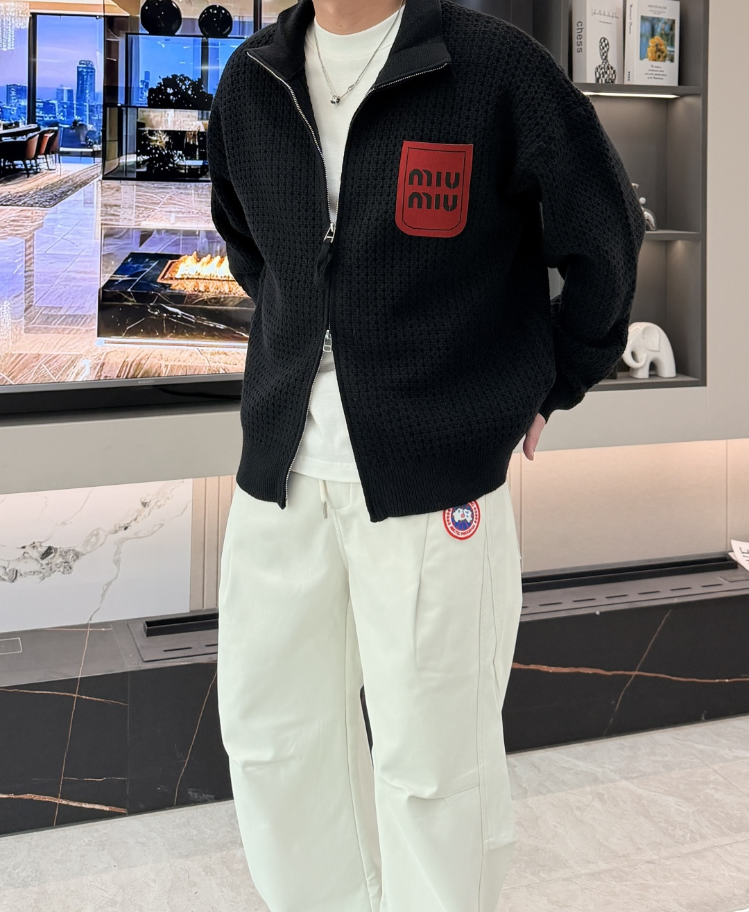 🌾 miumiu 新款开衫针织毛衣！经典永不过时！外观简洁干净，秋日可以单穿，深冬最为内搭！定制进口高支