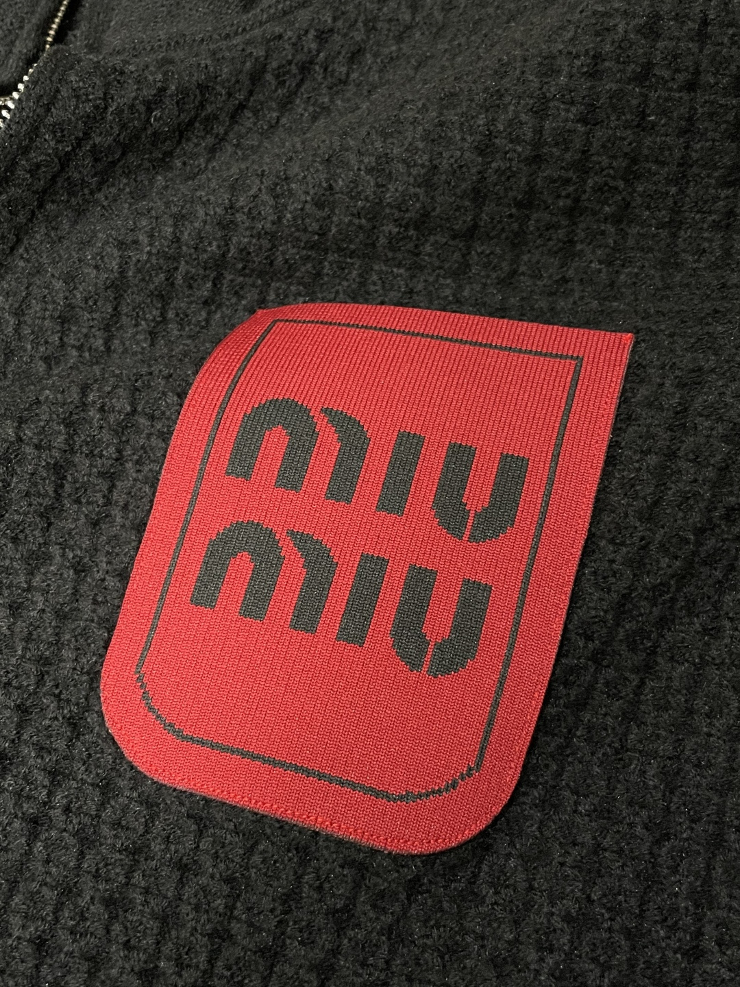 🌾 miumiu 新款开衫针织毛衣！经典永不过时！外观简洁干净，秋日可以单穿，深冬最为内搭！定制进口高支