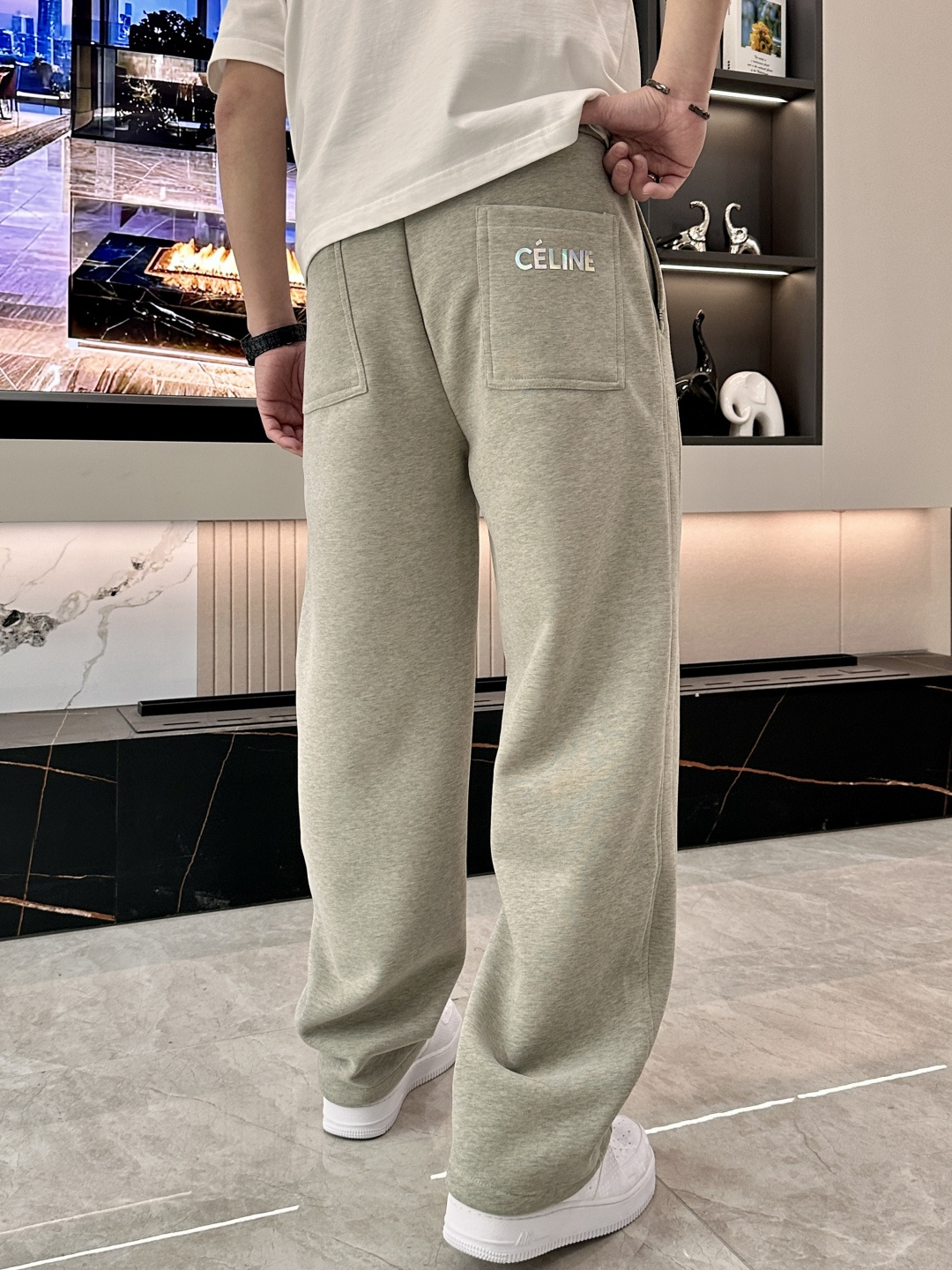 🌾 Celine 2025秋冬最新系列男士加厚休闲裤！内里加绒，非常保暖，北方的宝子们赶紧备上！采用客供
