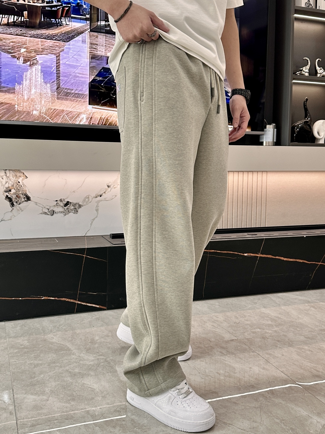 🌾 Celine 2025秋冬最新系列男士加厚休闲裤！内里加绒，非常保暖，北方的宝子们赶紧备上！采用客供