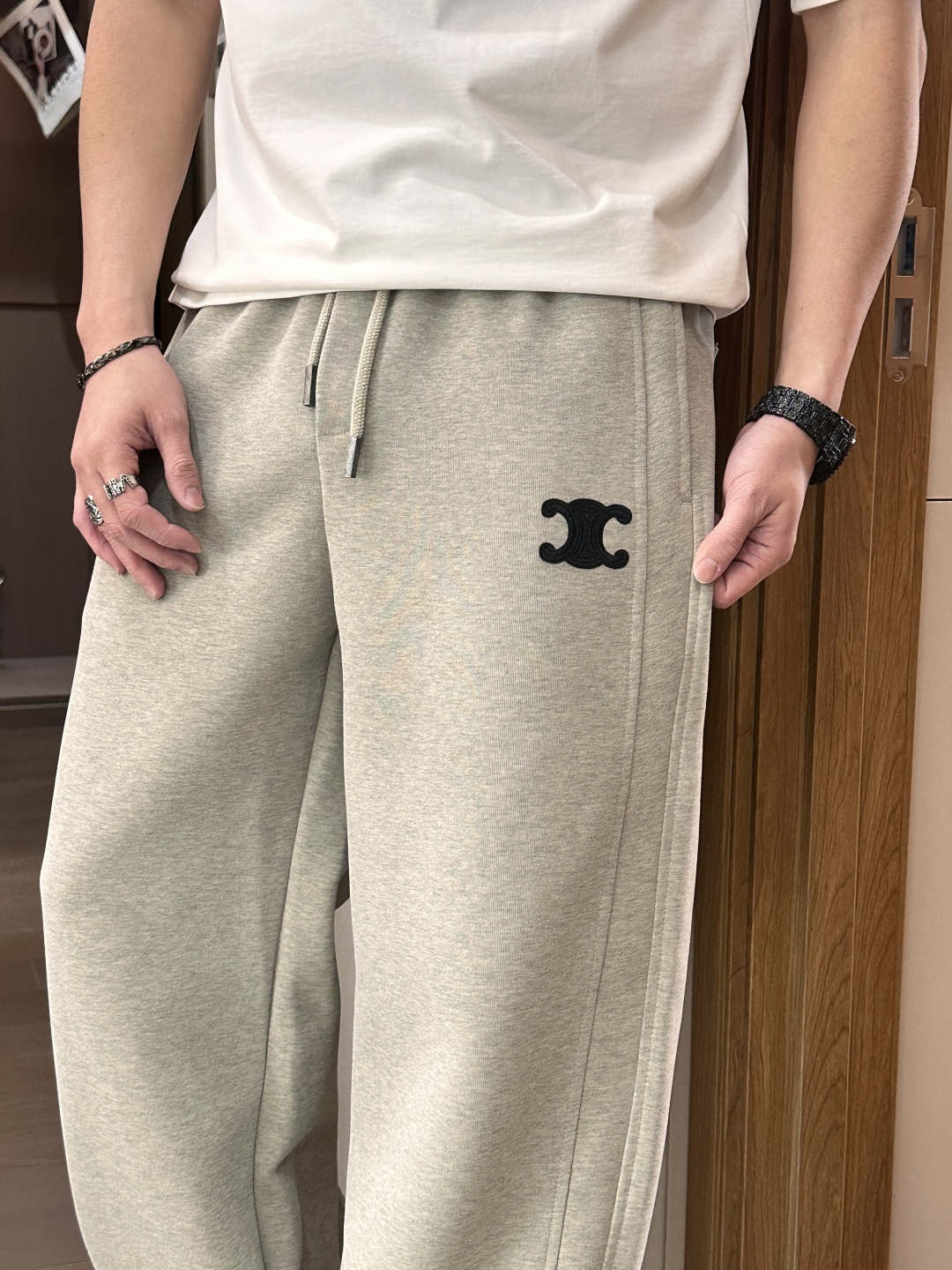 🌾 Celine 2025秋冬最新系列男士加厚休闲裤！内里加绒，非常保暖，北方的宝子们赶紧备上！采用客供