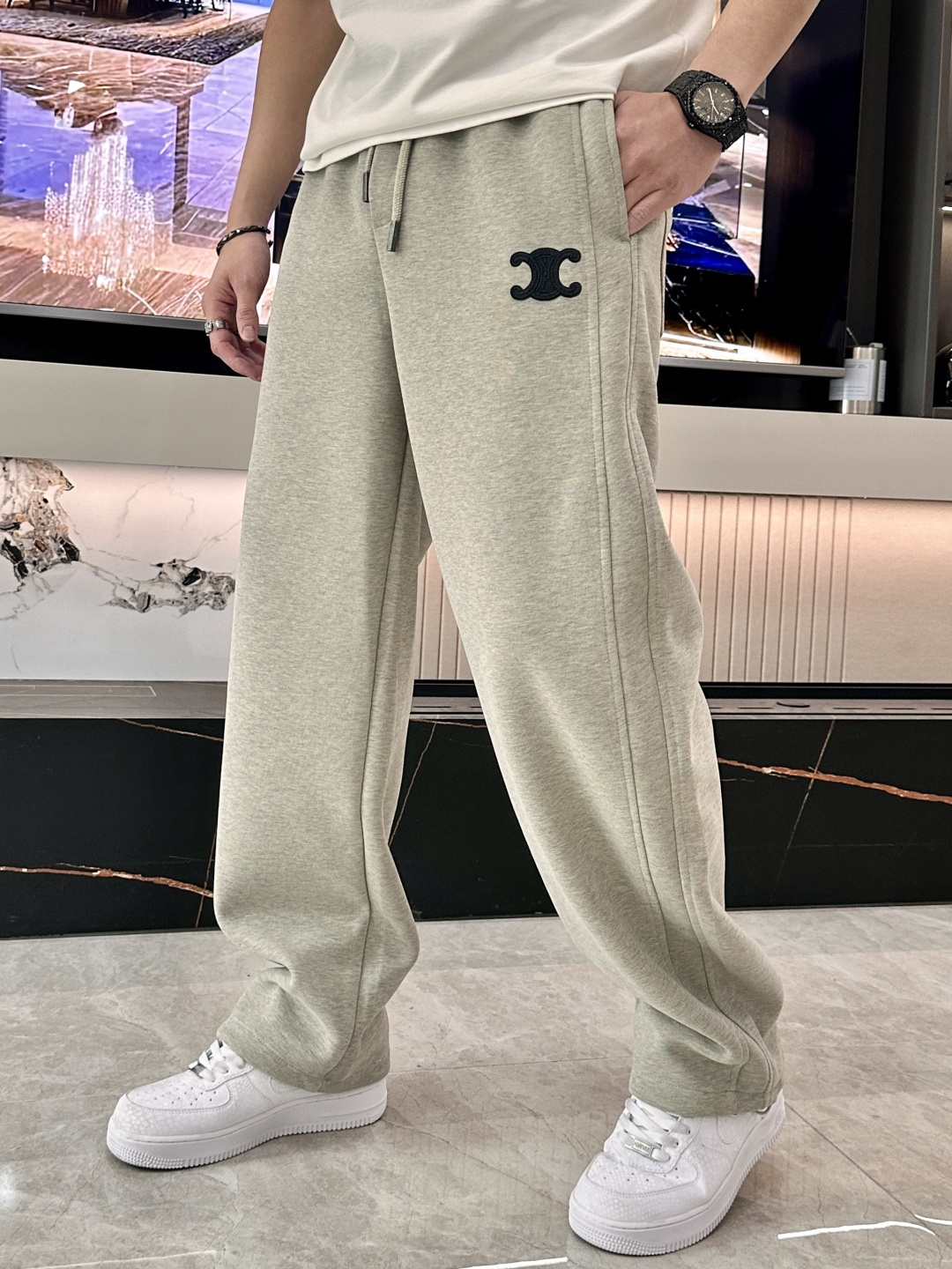 🌾 Celine 2025秋冬最新系列男士加厚休闲裤！内里加绒，非常保暖，北方的宝子们赶紧备上！采用客供