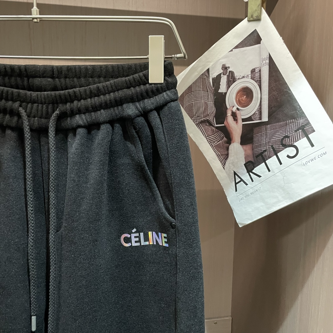 🌾 Celine 2025秋冬最新系列男士加厚休闲裤！内里加绒，非常保暖，北方的宝子们赶紧备上！采用客供
