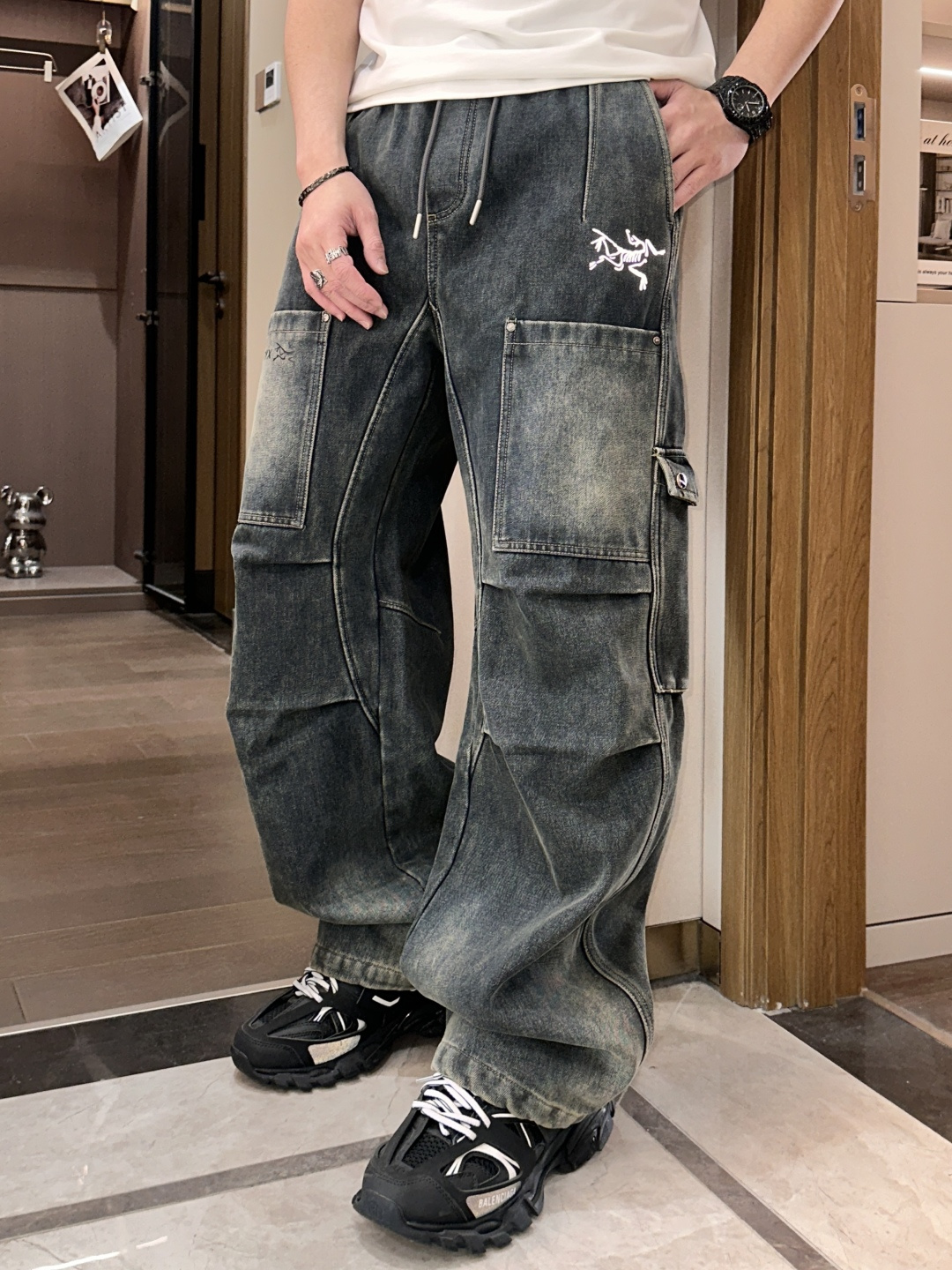 🌾 始祖鸟 秋冬最新休闲工装牛仔裤 加厚款！潮人必备 非常个性！内里加绒，非常保暖！舒适度极高。腰部订制