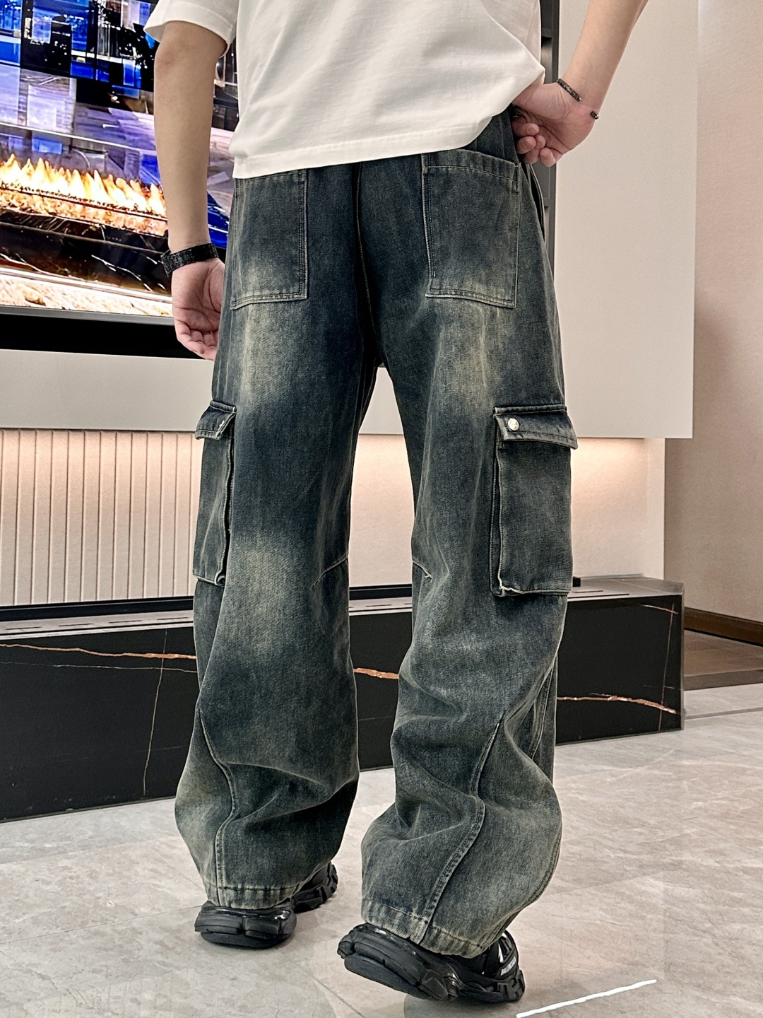 🌾 始祖鸟 秋冬最新休闲工装牛仔裤 加厚款！潮人必备 非常个性！内里加绒，非常保暖！舒适度极高。腰部订制